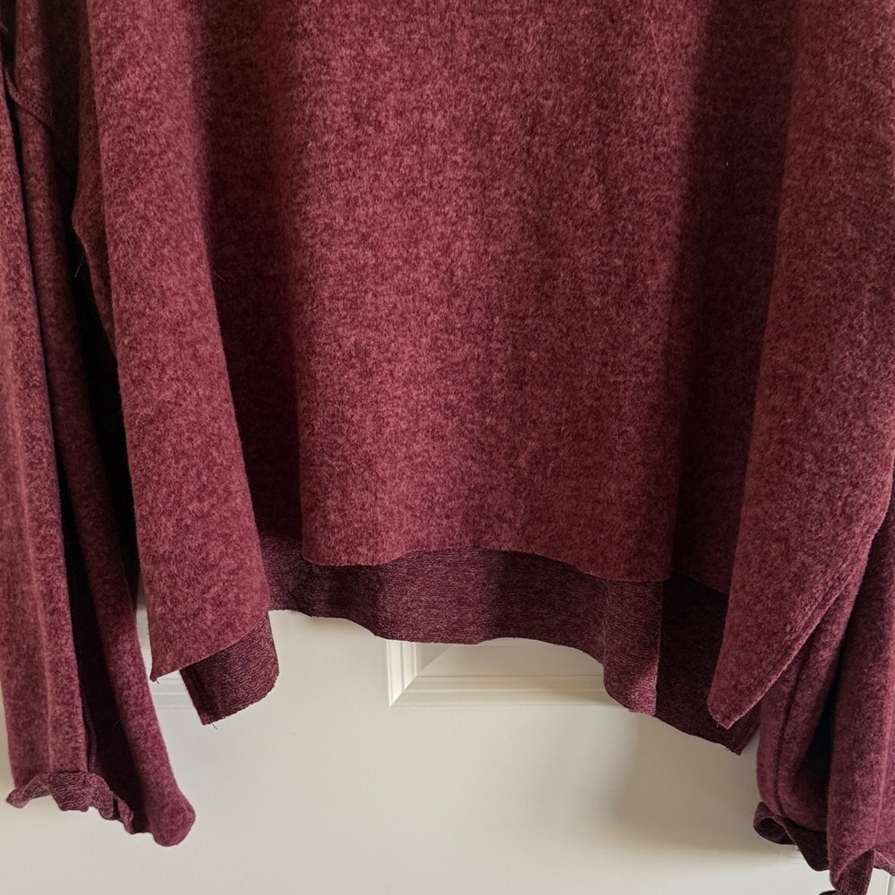 Zara Turtleneck Cropped Women's Burgundy Sweater Size XS Super Soft! Side Slits - Picture 4 of 8